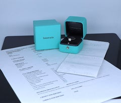 26696 Anillo de compromiso solitario de Tiffany & Co. con diamante redondo de 1,00 ct, platino, I VS2
