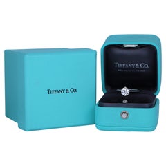 26696 Anillo de compromiso solitario de Tiffany & Co. con diamante redondo de 1,00 ct, platino, I VS2