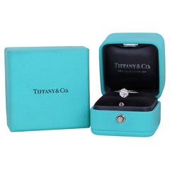 26629 Bague de fiançailles Tiffany & Co en platine, avec un diamant rond de 1,08 ct, H VS2, taille ronde, 4,75