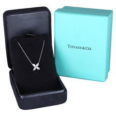 Ciondolo medio Tiffany & Co. Victoria in platino con diamante taglio marquise, 16" - 18"