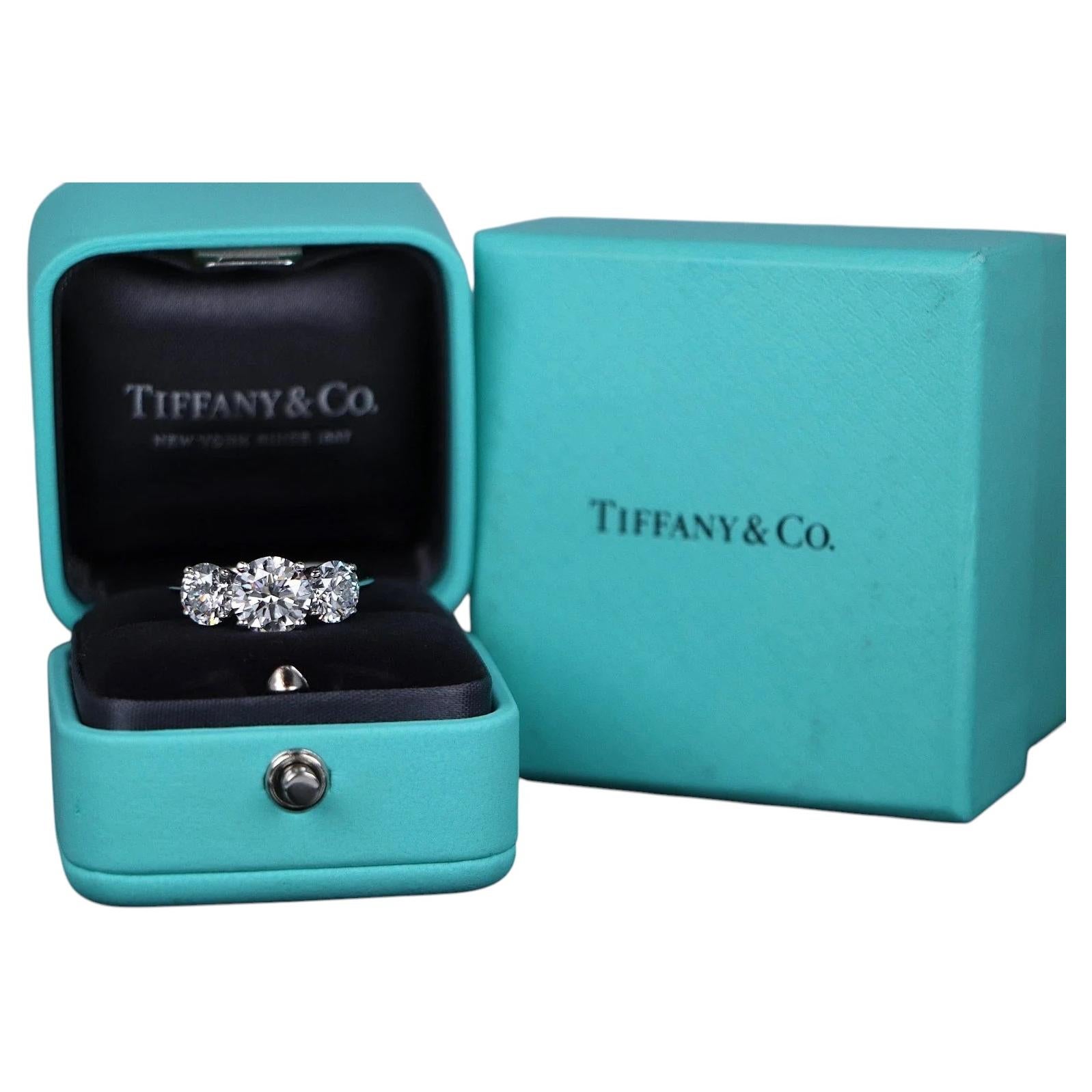 26525 Tiffany & Co, bague de fiançailles en platine, diamants D VVS1, trois pierres, 4,21 carats