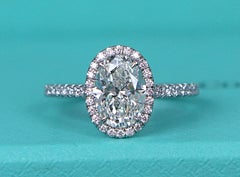 26866 Anello di fidanzamento Tiffany & Co in platino con diamante ovale da 1,51 carati, H VVS1, modello Soleste, misura 6