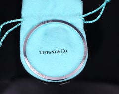 22113 Tiffany & Co. 21,3 g ITALIE Argent sterling 925 Bracelet jonc avec logo, 7,75 pouces