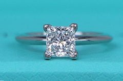 26372 Anello di fidanzamento Tiffany & Co. in platino con diamante taglio princess da 1,10 ct, F VS1