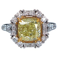 28006 18K White Gold 3.01 Fancy Light Yellow VS2 Cushion Diamond Engagement Ring