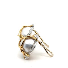 Verdura Caged Mabé Pearl Diamond 18 Karat Gold and Platinum Earrings Clip-on