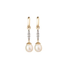 Gaze Earrings in Diamond and Natural Pearl