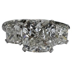 Trinity Radiance 4.01ct Cushion-Cut Diamond Ring in 18K Gold