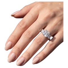 Trinity Radiance 4.01ct Cushion-Cut Diamond Ring in 18K Gold
