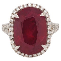 Flame II – Horizon - Classic Mozambique Ruby set with Diamond Pave in 18K