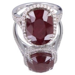 Flame II – Horizon - Classic Mozambique Ruby set with Diamond Pave in 18K