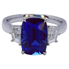 Celestial IV – Starlight - Fine SriLanka Sapphire Vivid Blue Royal Blue Ring