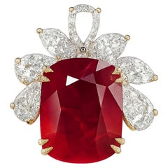 Flame IV – Anillo de oro de 18 quilates con rubí de Mozambique de 4,46 quilates y diamantes