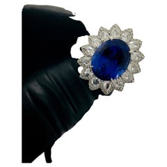 Tanzanite Aurora 8.92ct Oval Tanzanite Ring, 18K Gold, Hong Kong