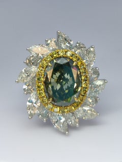 Aurora Verde - Anello di design con diamante colorato e diamanti bianchi, in oro 18 carati
