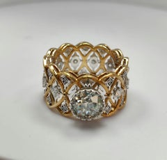 Old Mine Éclat - Diamante con taglio Old Mine incastonato in un anello fatto a mano in oro 18 carati