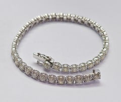 Symphony of Light - Brilliant Cut Diamonds set in Bracelet in 18K Unique setting
