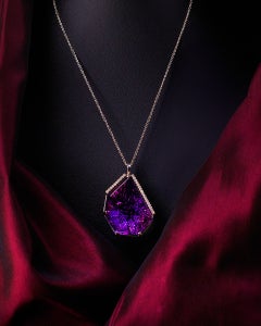 Jarilyn Lim – Halskette mit „Bubbly“-Anhänger aus 14-karätigem Weißgold und einem 67,60 Karat schweren Amethyst