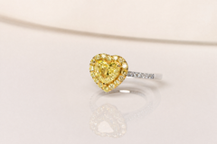 2.88 ct total Heart Shape Yellow Diamond Halo 18K Gold Ring