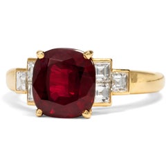 Precious ring with large Siamese ruby and diamonds, made by Cartier, circa 2005