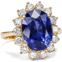 Vintage Ring with 7.71 ct Untreated Ceylon Sapphire & Diamonds in Gold, 1980s