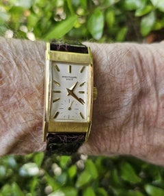 Patek Philippe 425J "Tegolino" Iconic Art Deco Watch in Yellow Gold Circa 1951