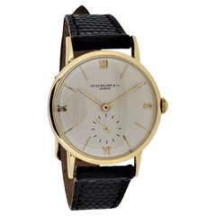 Patek Philippe 1471J Early Calatrava Watch with long down turned lugs Circa 1943