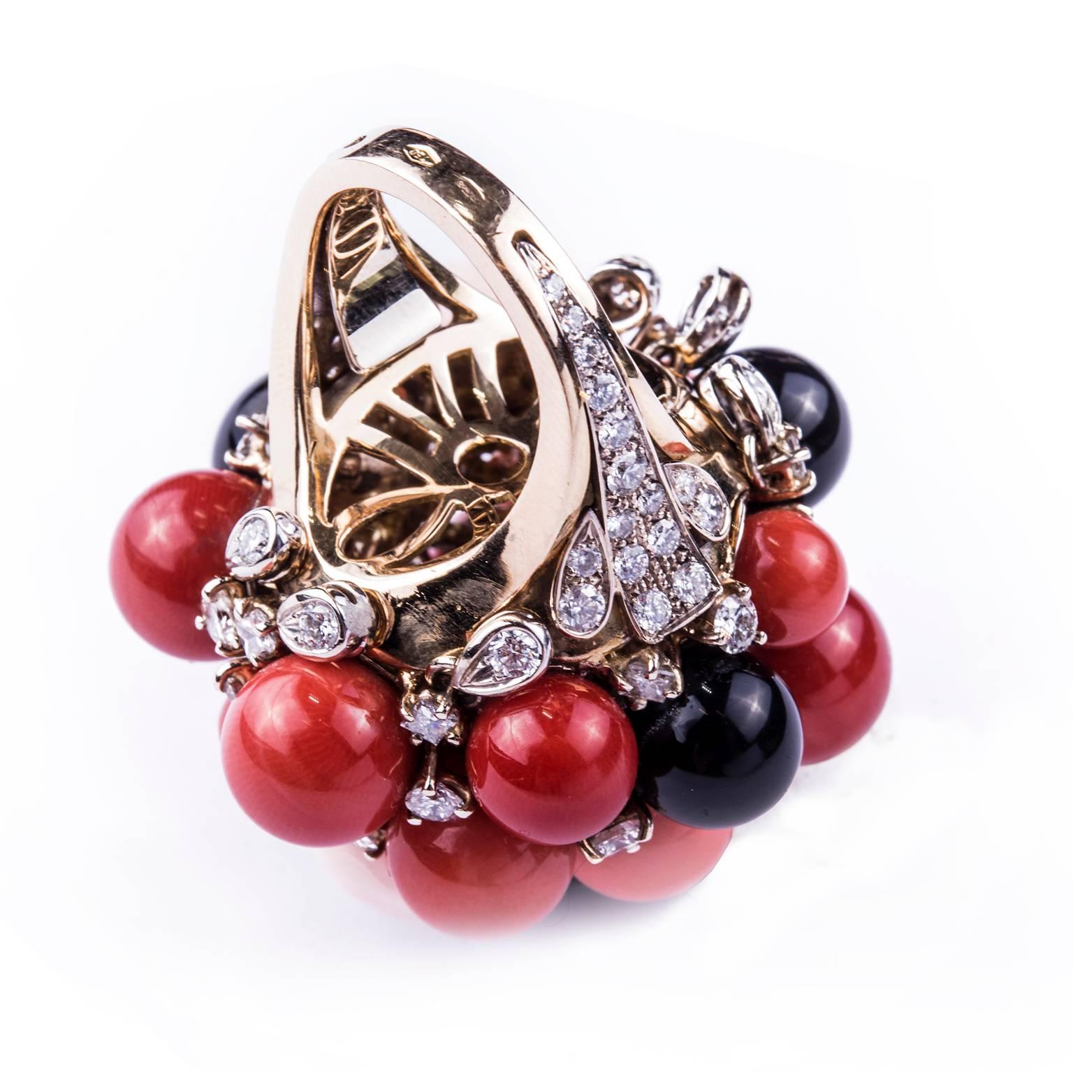Coral Black Jade Diamond Two Color Gold Ring In New Condition For Sale In Principaute De Monaco, MC