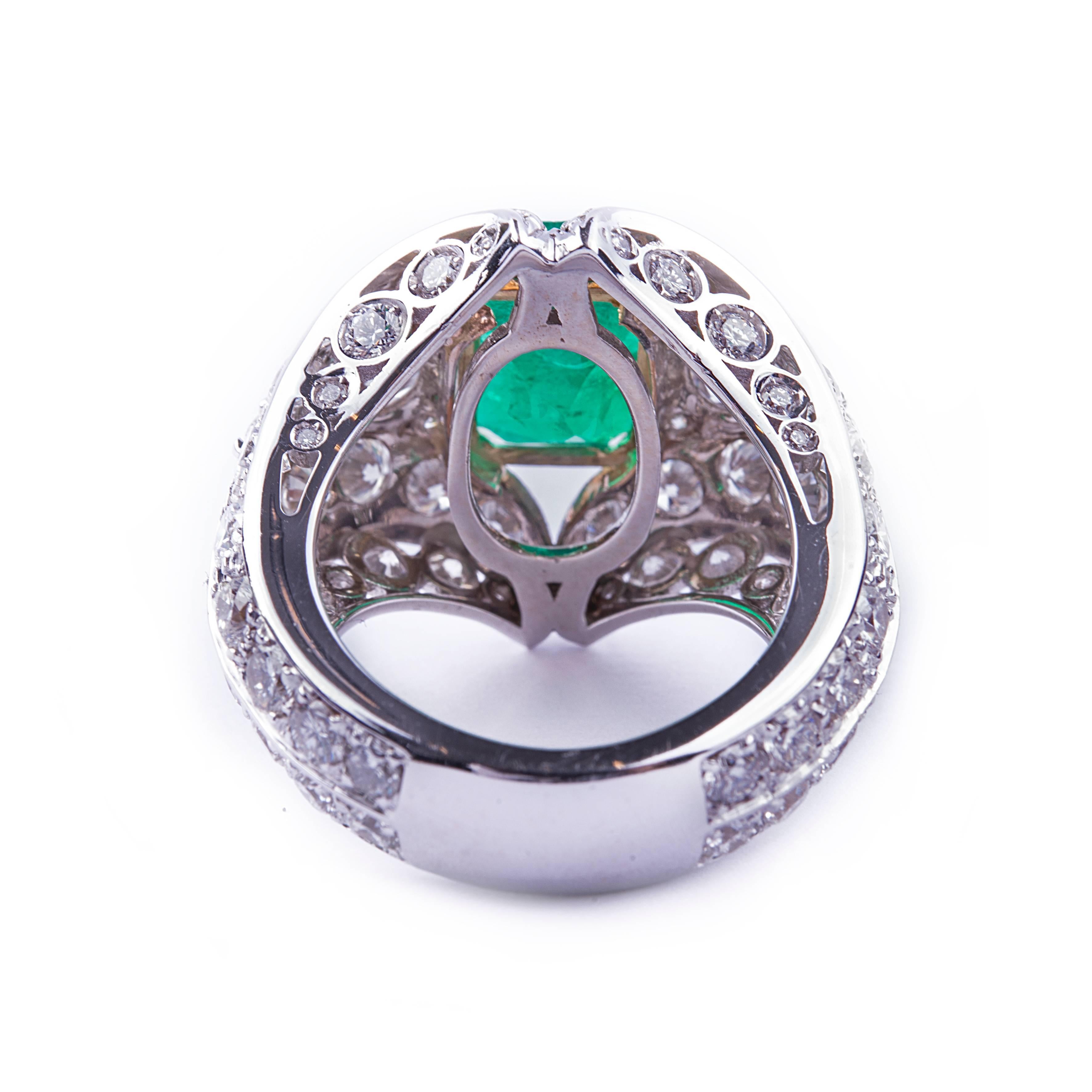 Emerald Diamond Gold Ring In New Condition For Sale In Principaute De Monaco, MC
