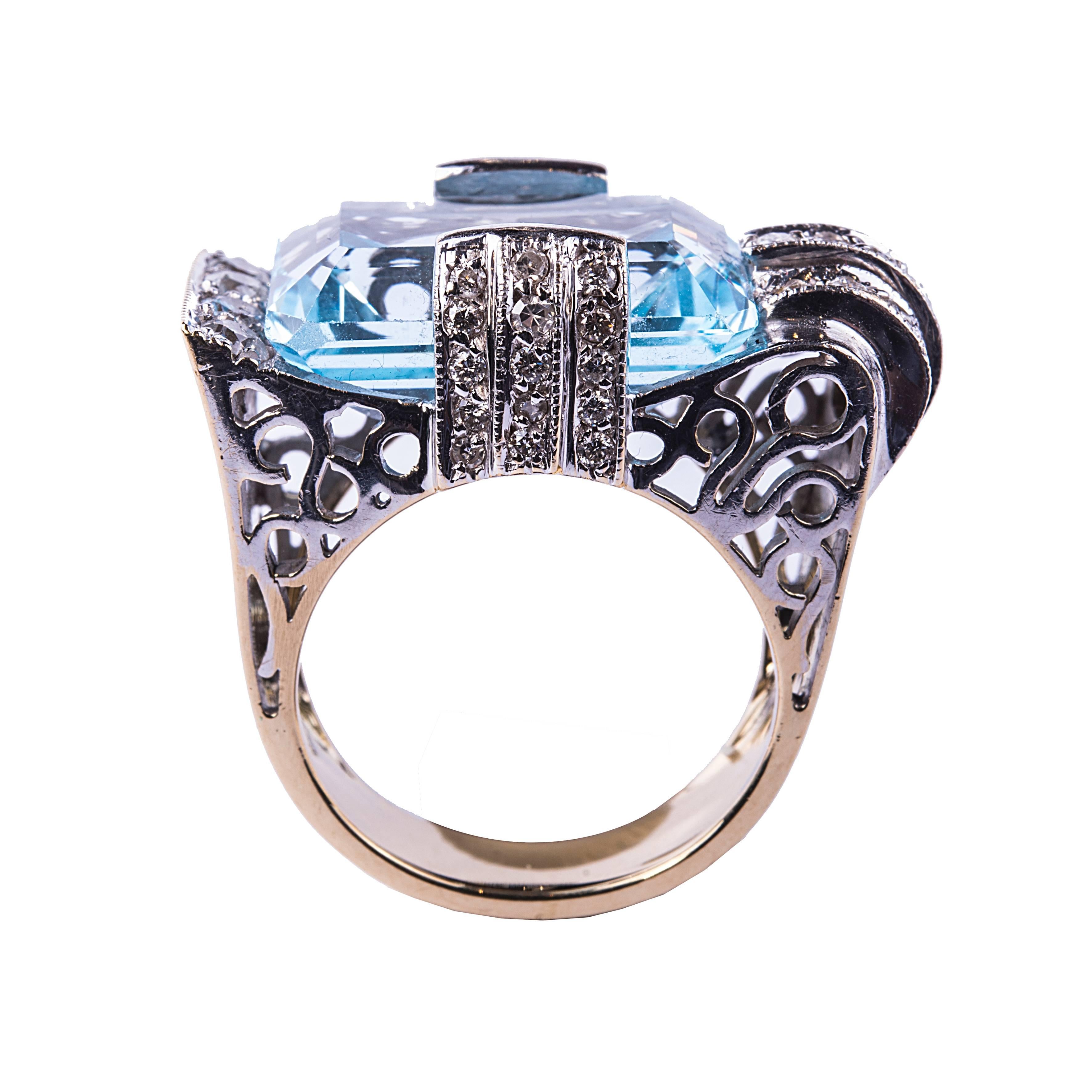 Round Cut Aquamarine Diamond Gold Ring