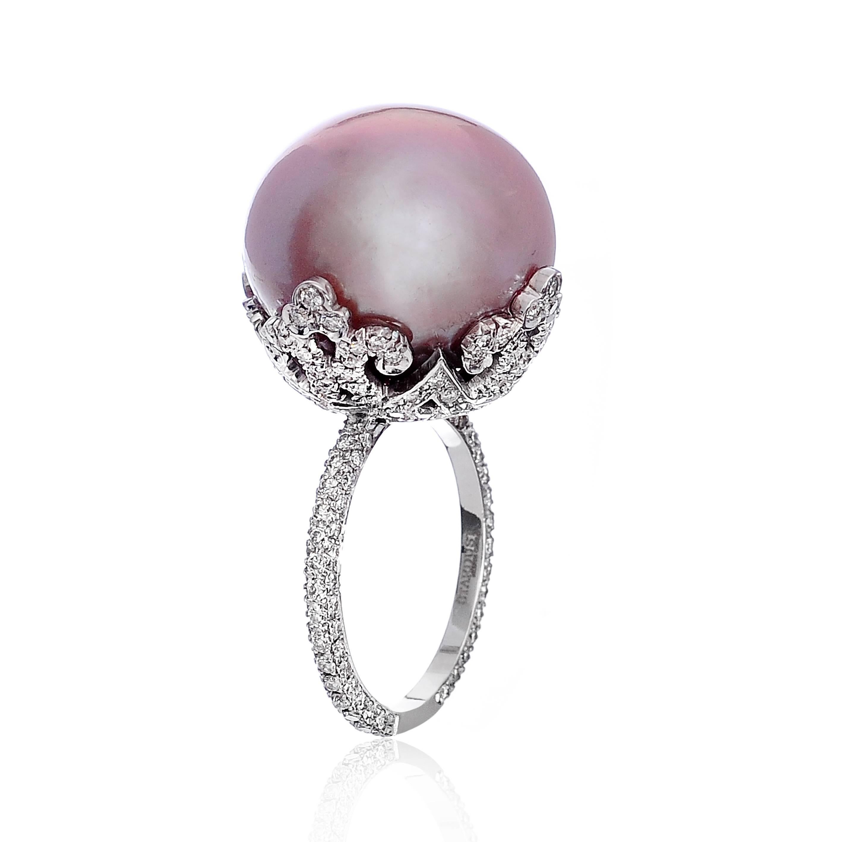 An exquisite 18kt White Gold and Diamonds mounting featuring an Asian light Purple Pearl 
