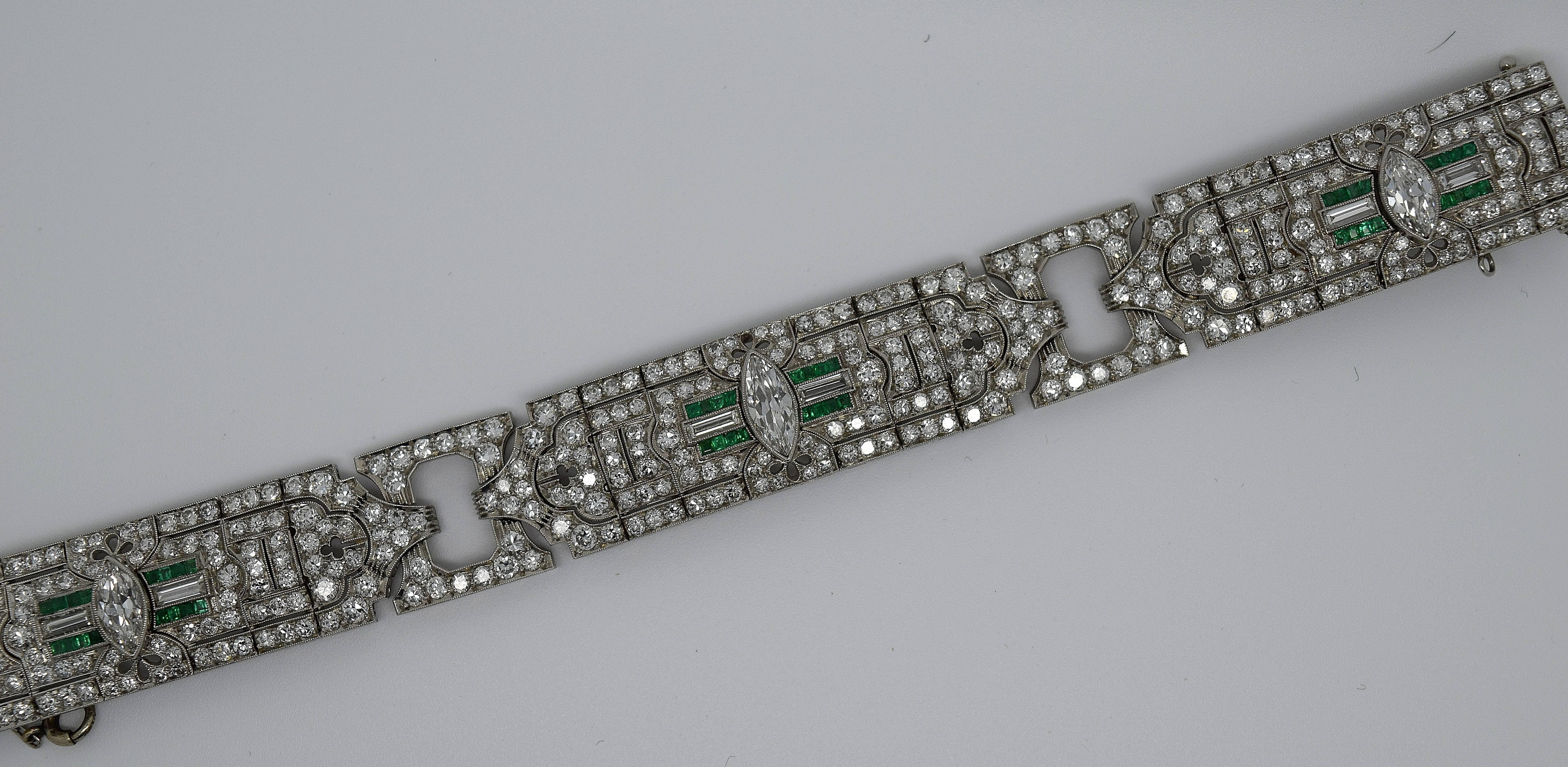 1920s Art Deco Emerald Diamond Platinum Bracelet For Sale 1