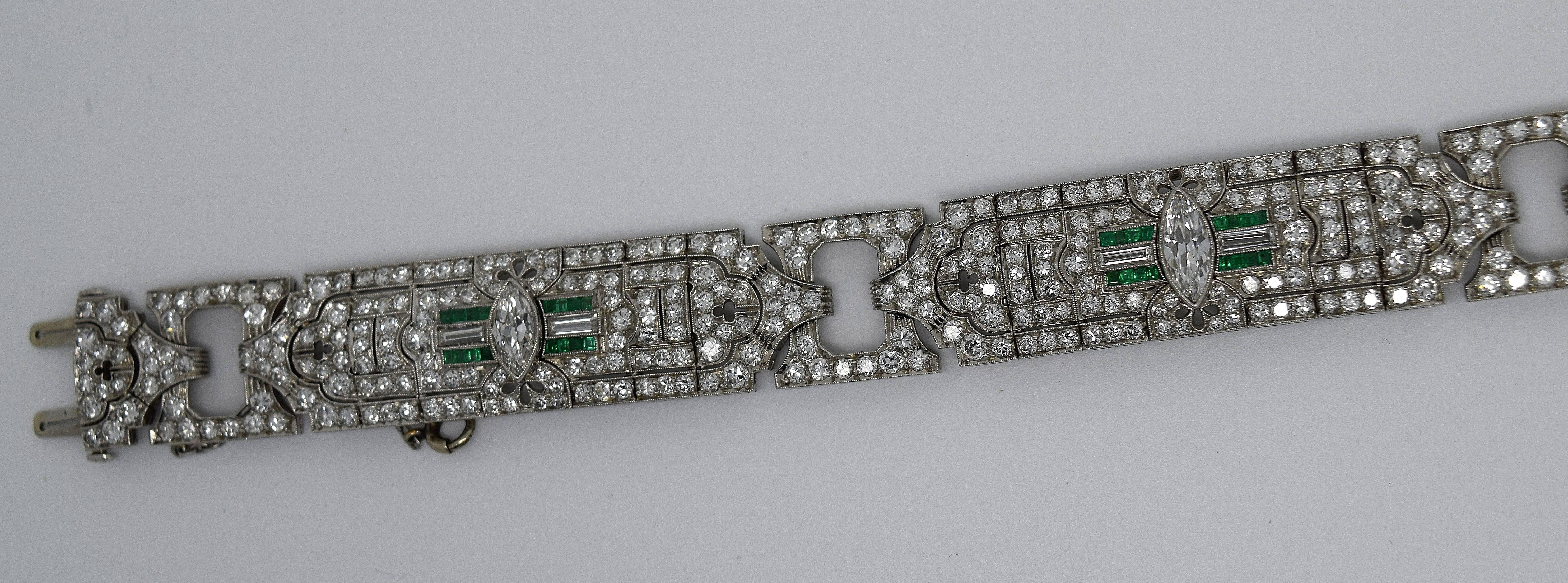 1920s Art Deco Emerald Diamond Platinum Bracelet For Sale 3
