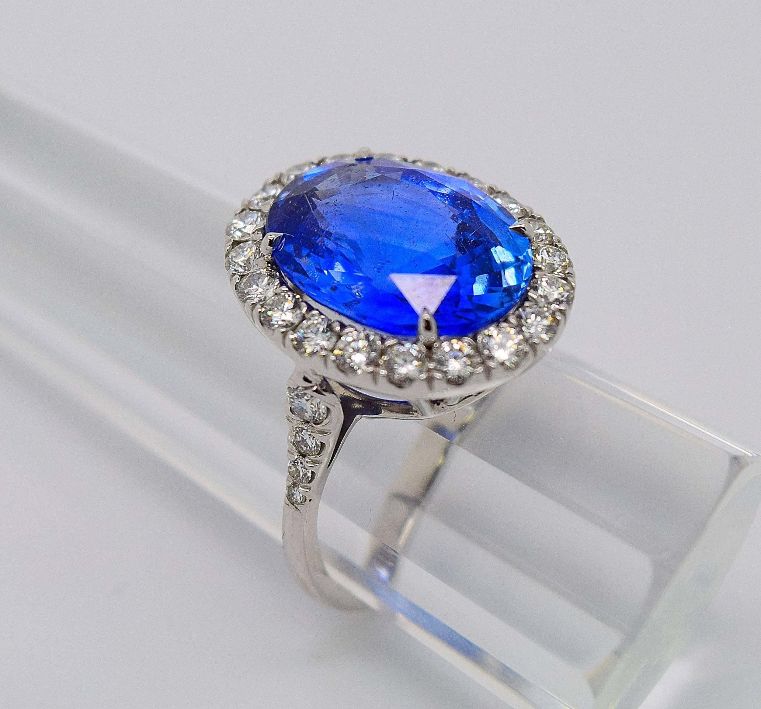 10.49 Carat GIA Cert Blue Sapphire Diamond Gold Ring In New Condition For Sale In Chicago, IL