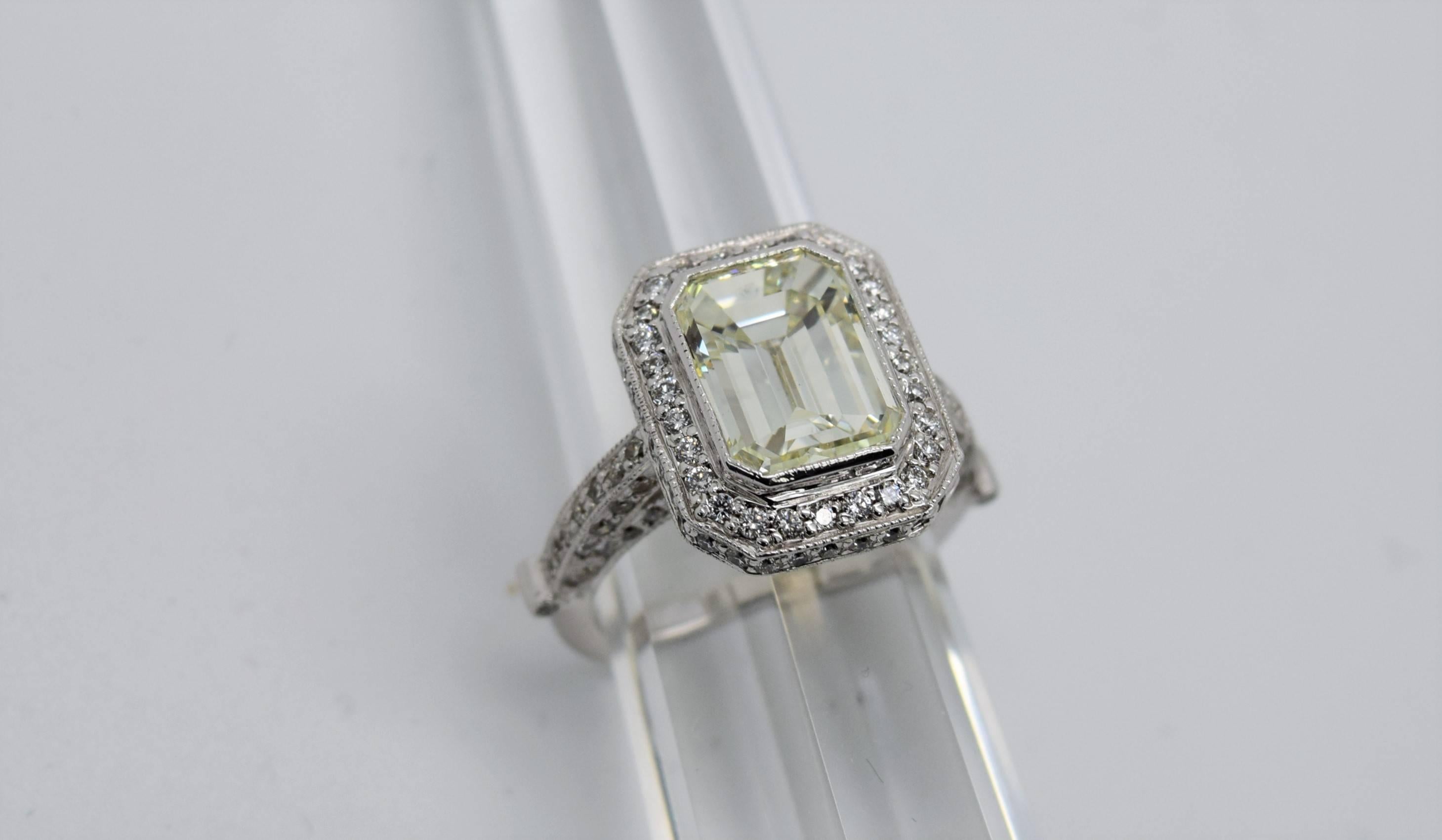 5 carat Emerald Cut Diamond Cocktail Ring In New Condition For Sale In Chicago, IL