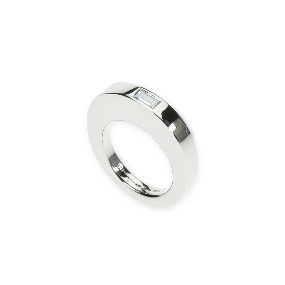 Women's or Men's Chic Vhernier 18 Karat White Gold 