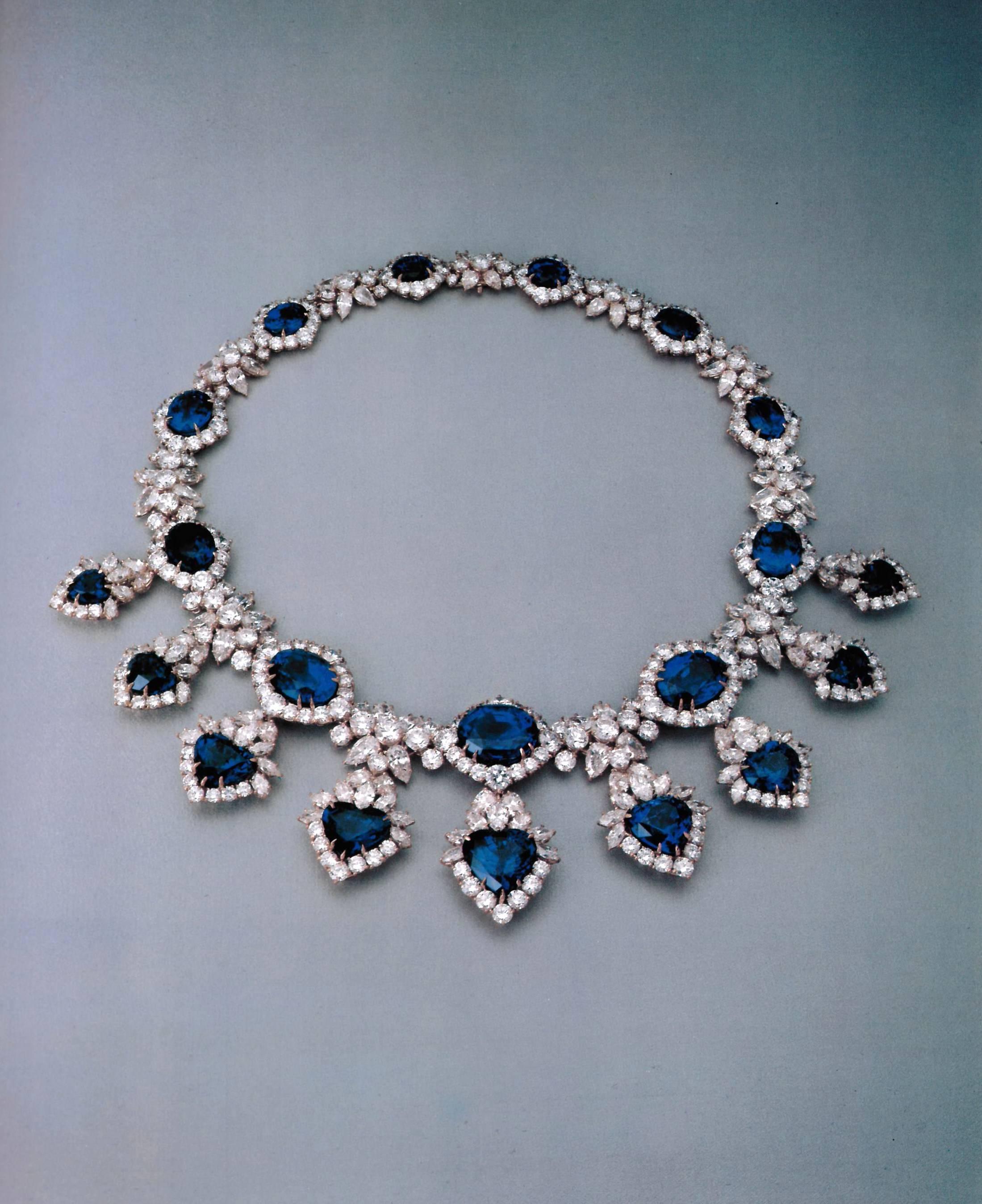 Harry Winston: The Ultimate Jeweler (Book) In Good Condition For Sale In North Yorkshire, GB