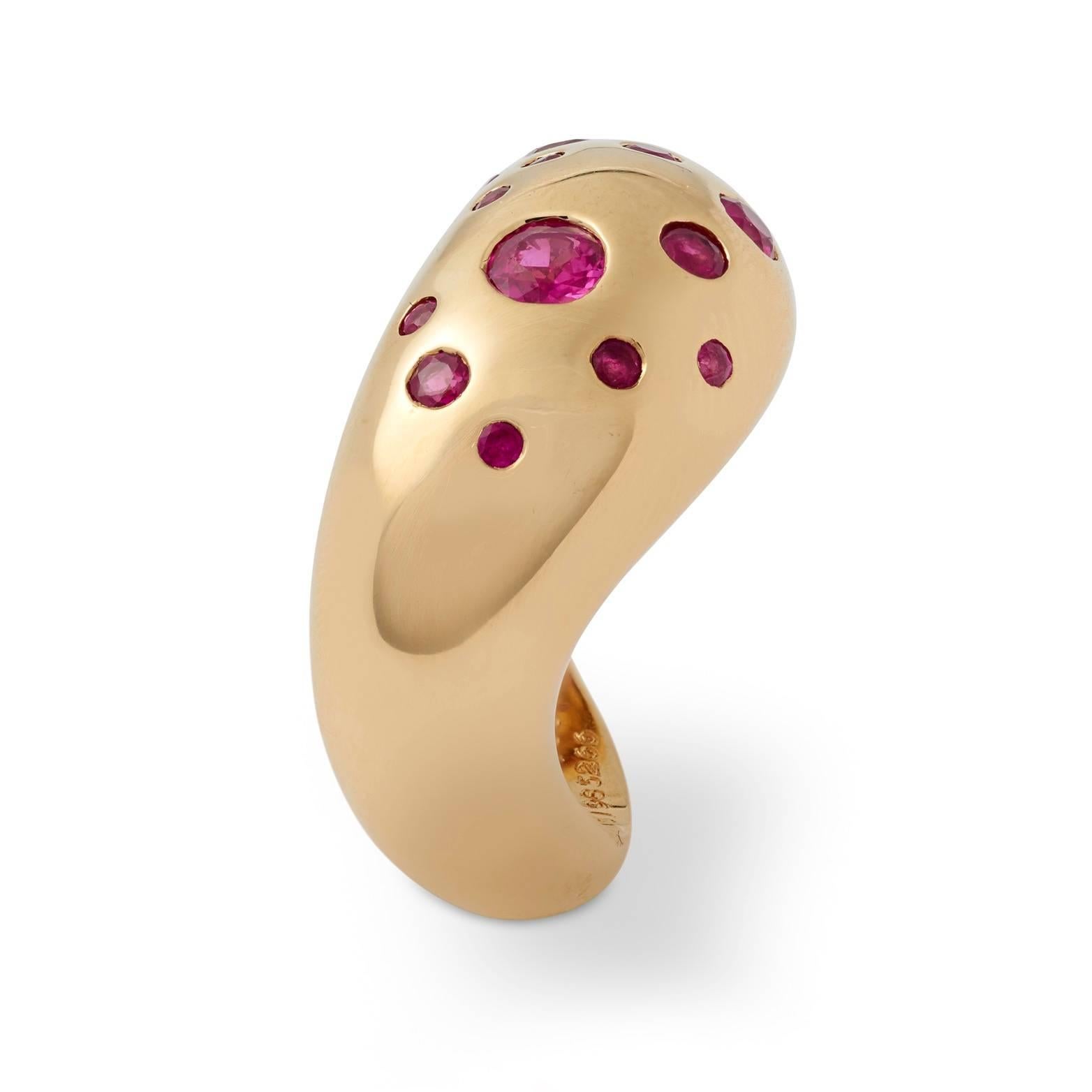 1990's 18ct yellow gold and ruby ring by Fred In Excellent Condition In London, GB