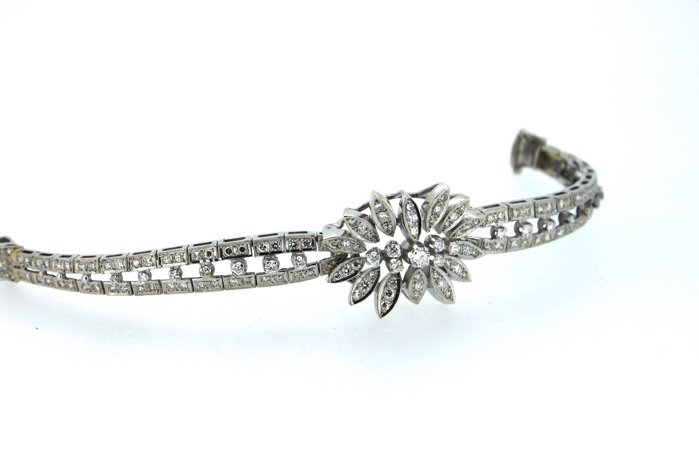 1960s Diamond Gold Floral Link Bracelet For Sale 2