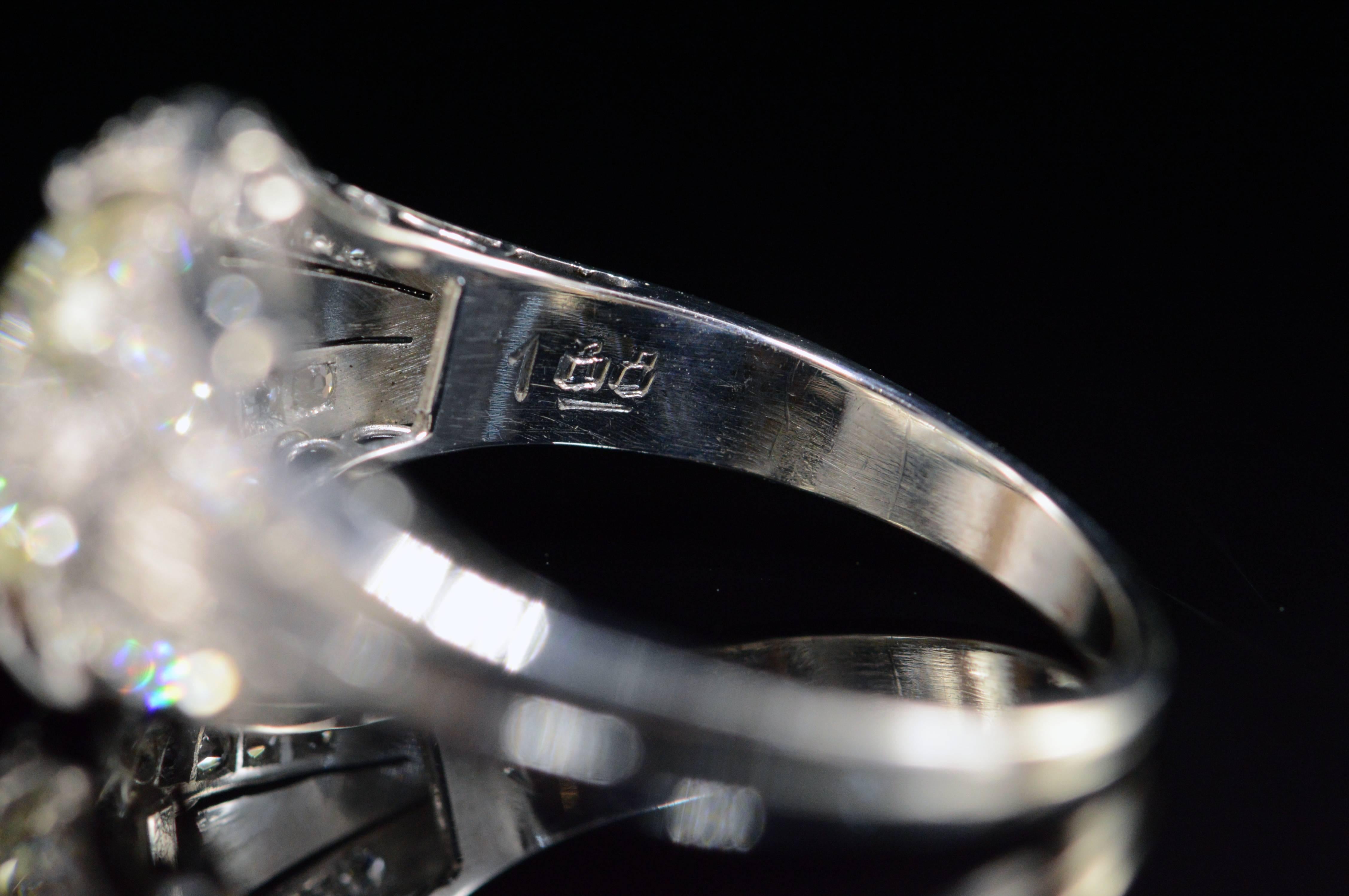 Art Deco Era 1.65 Carat Diamond Platinum Engagement Ring For Sale 5