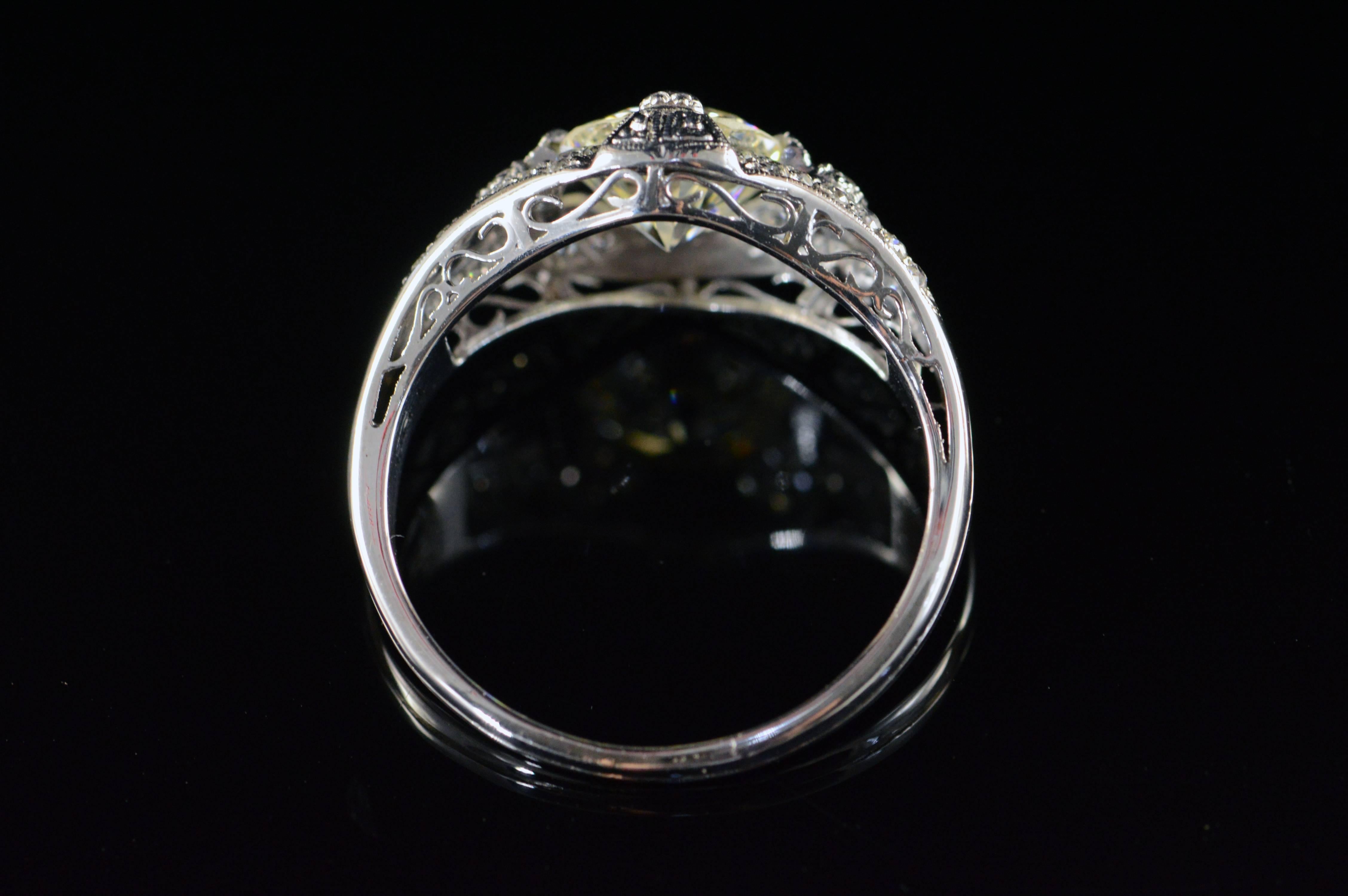 Art Deco Era 1.65 Carat Diamond Platinum Engagement Ring For Sale 4