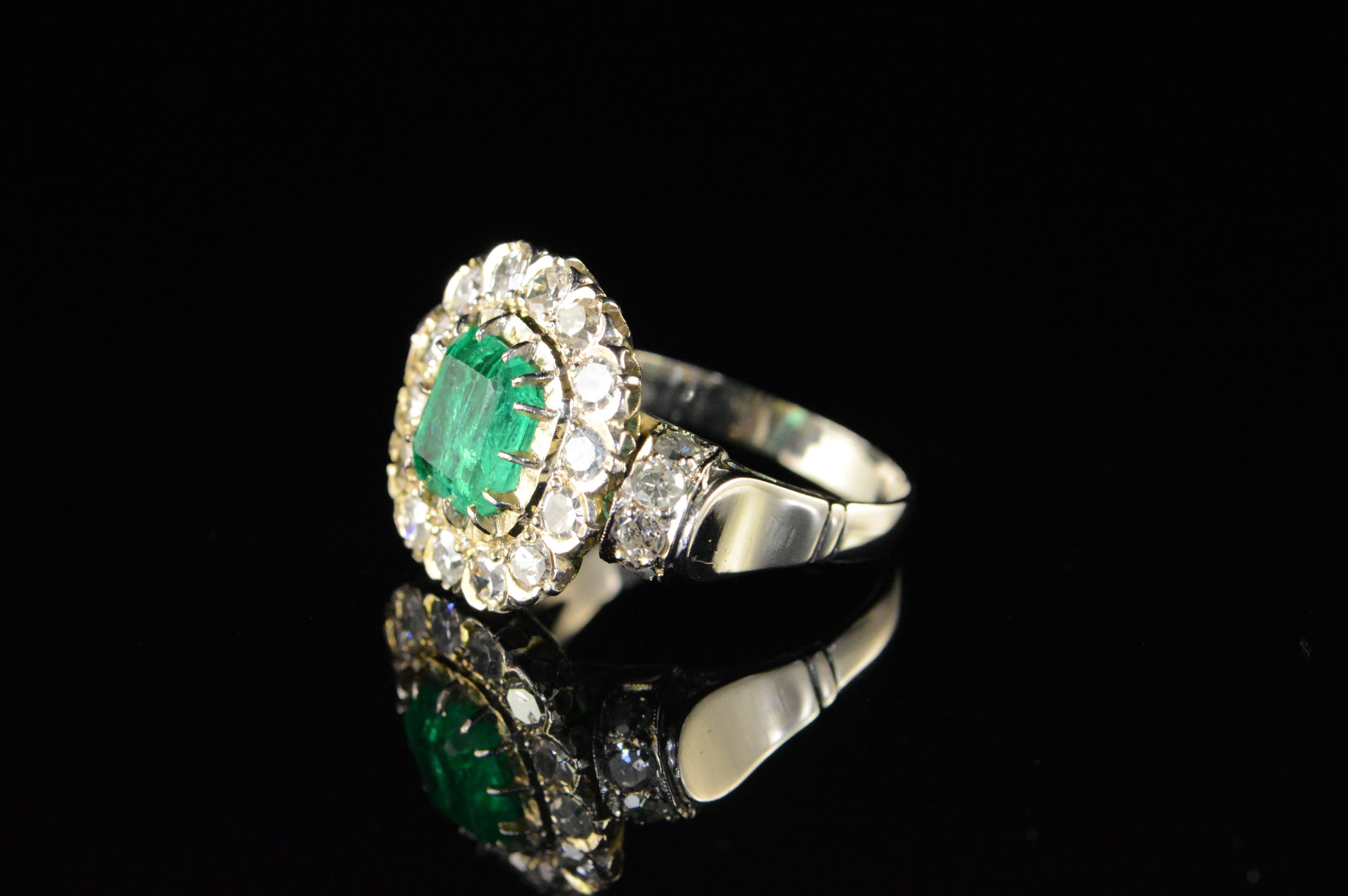  1.68 Carat Emerald 1.32 Carats Mine Cut Diamonds Gold Ring For Sale 3