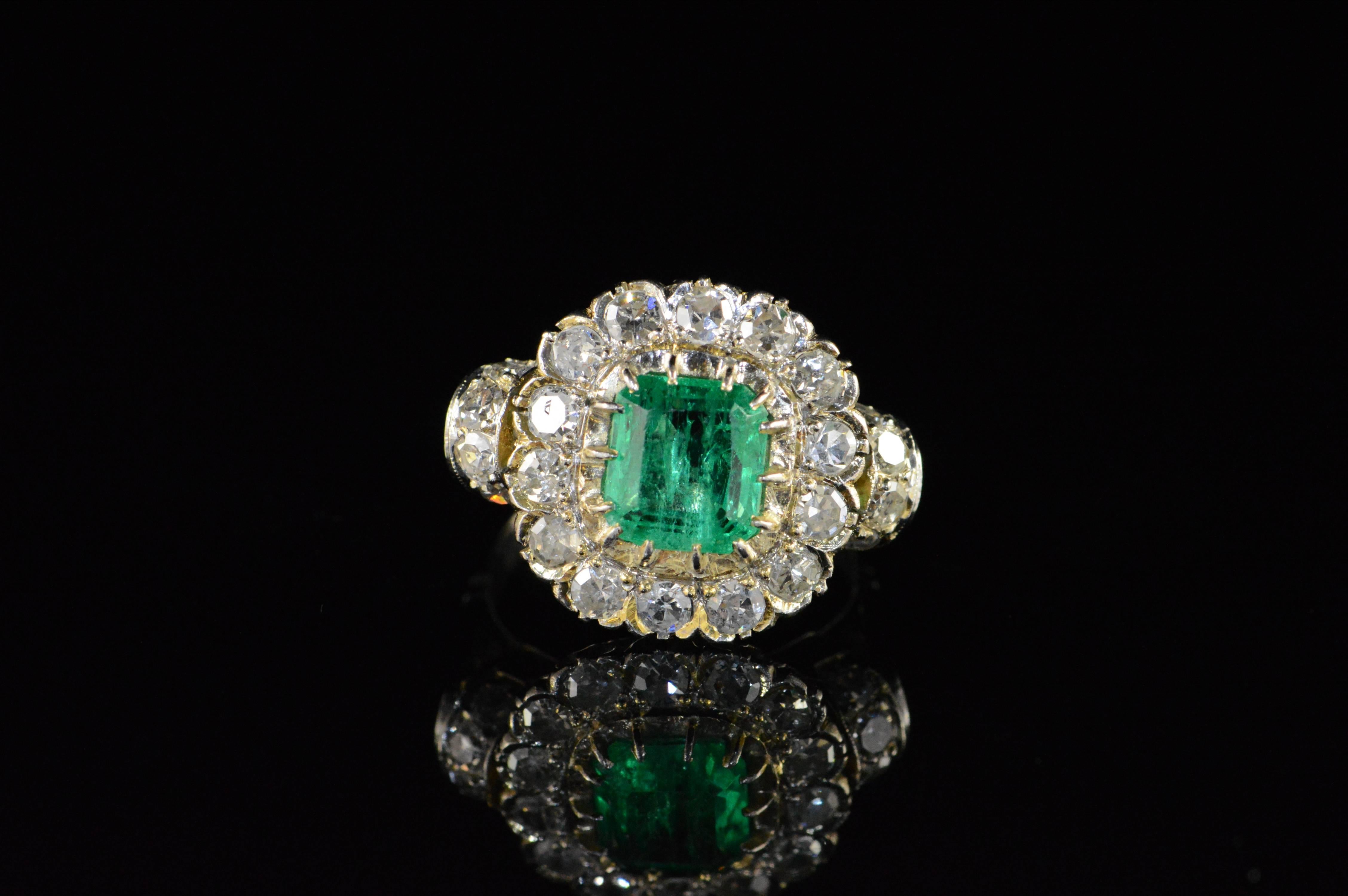 Late Victorian  1.68 Carat Emerald 1.32 Carats Mine Cut Diamonds Gold Ring For Sale