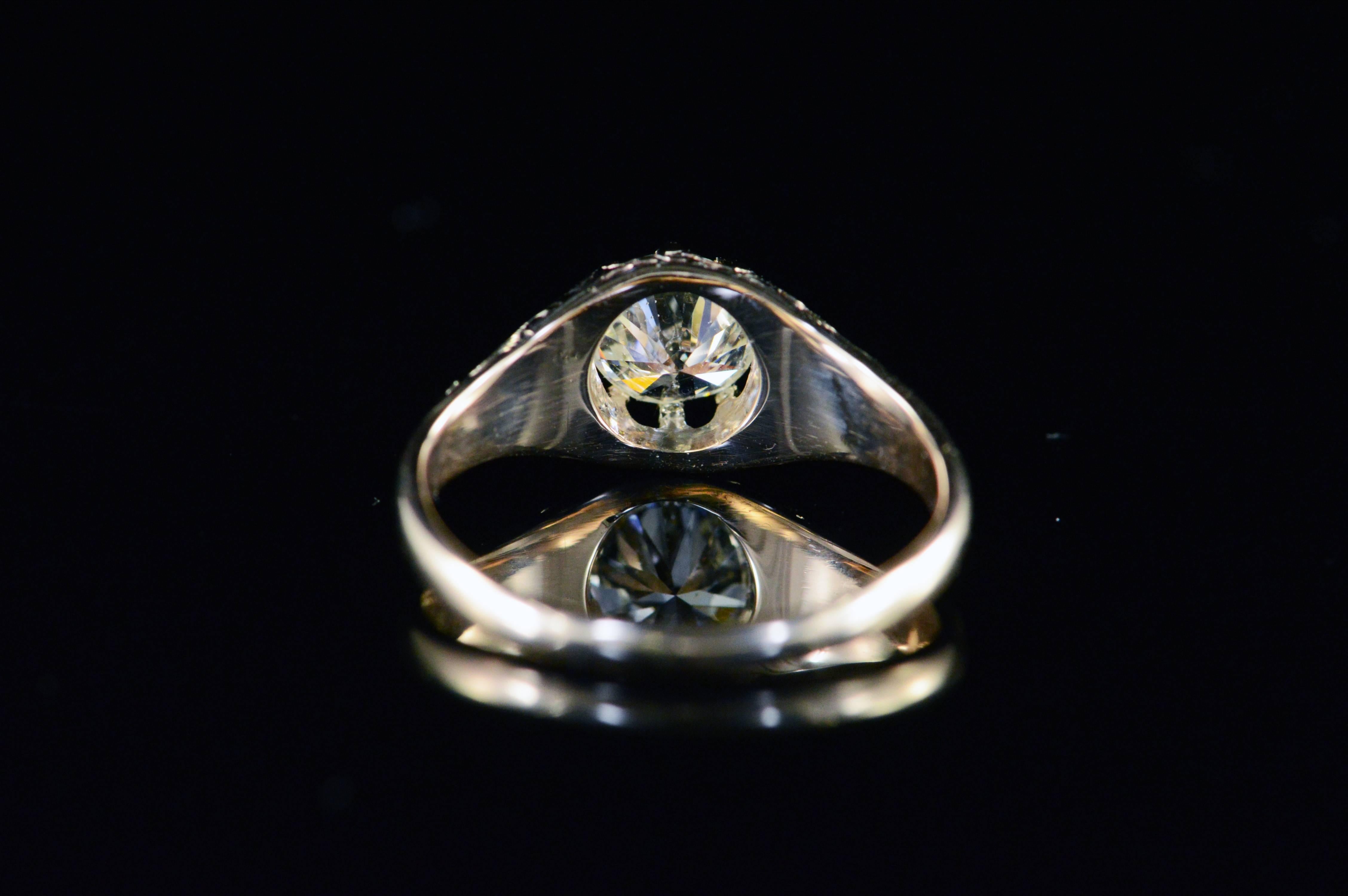 Women's 0.84 Carat Round Diamond Gold Engagement Ring