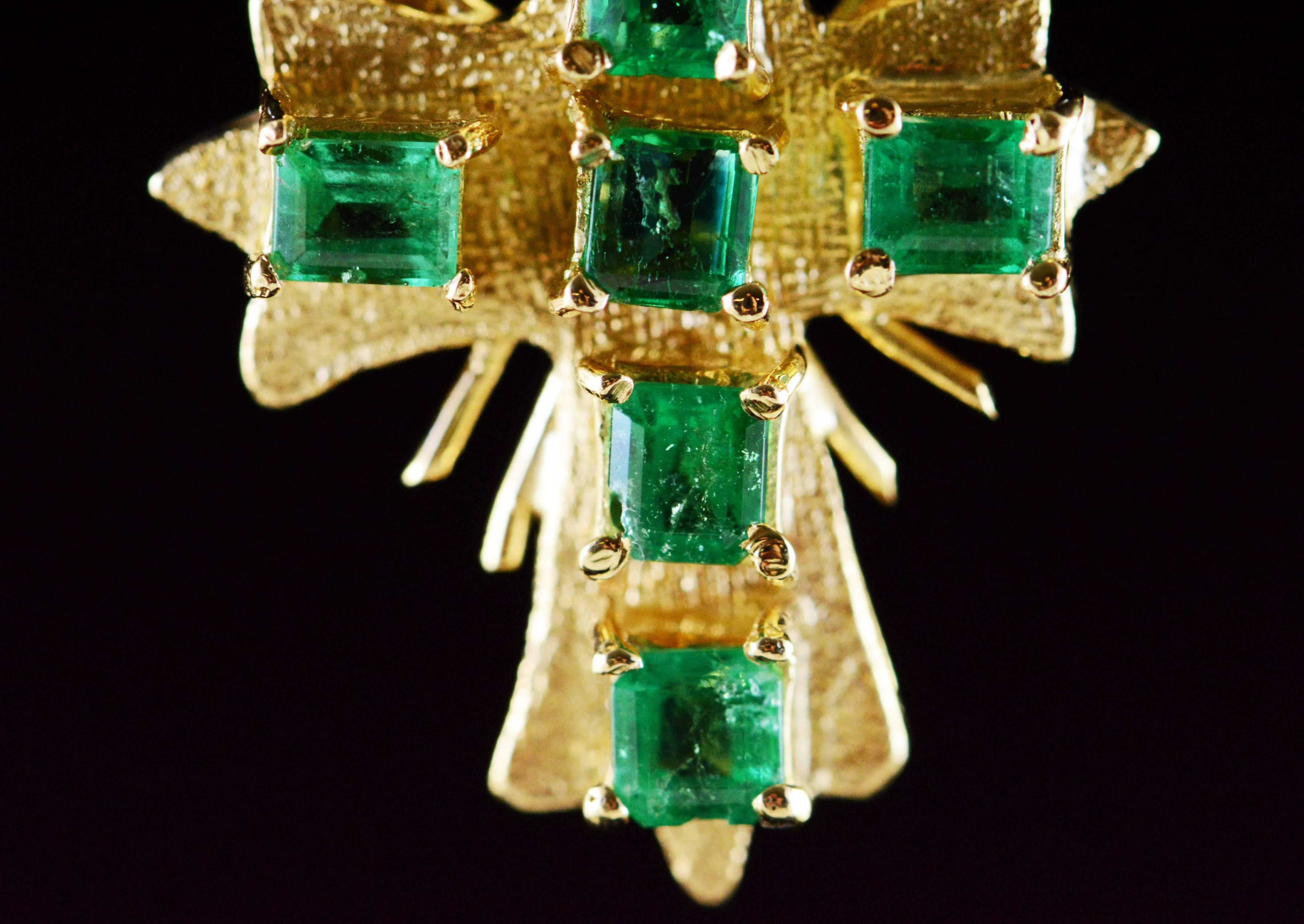 Emerald Gold Cross Pendant For Sale 1