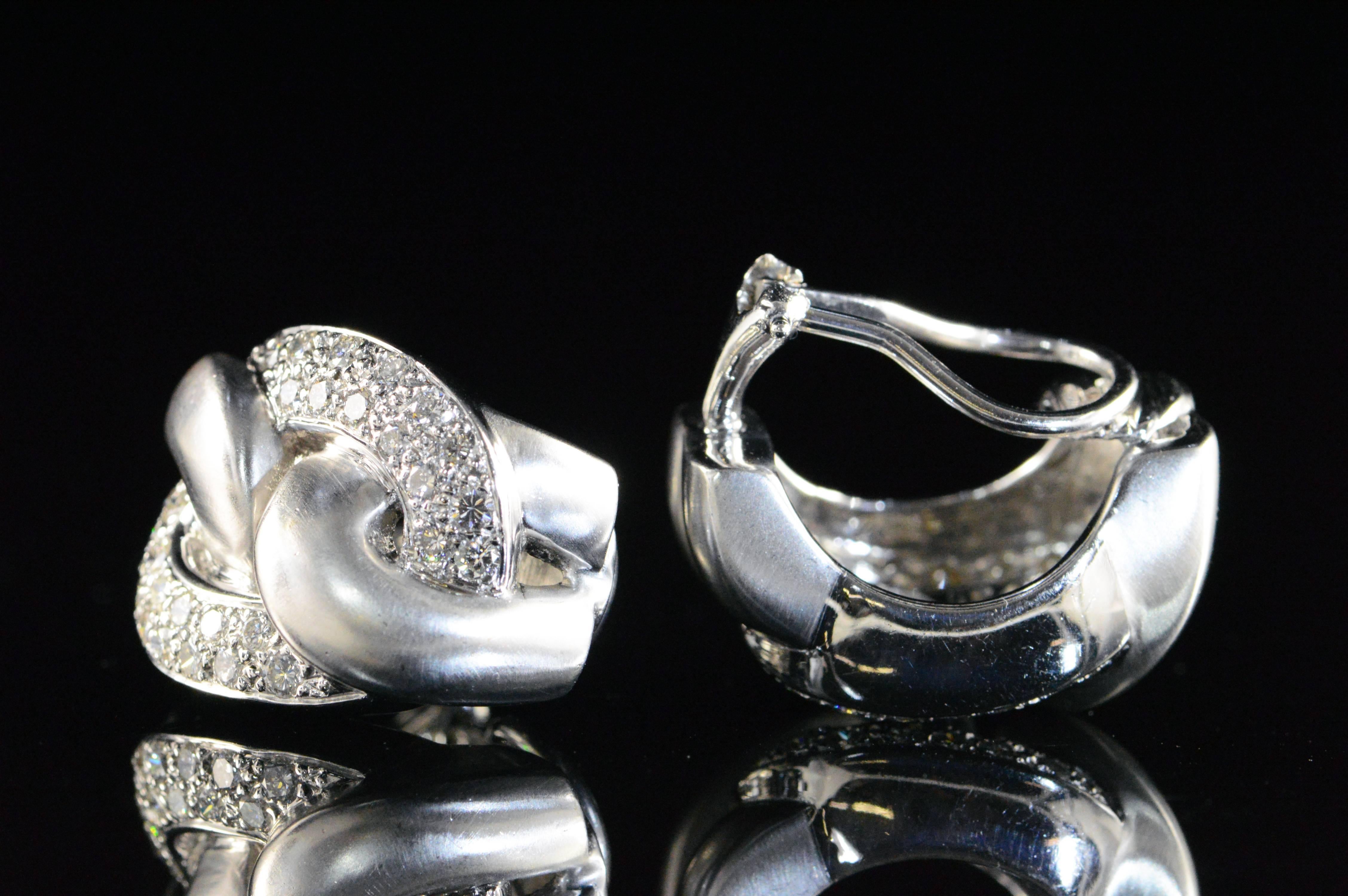 Women's Marlene Stowe 1.50 Carats Diamonds Gold Interlocking Earrings For Sale