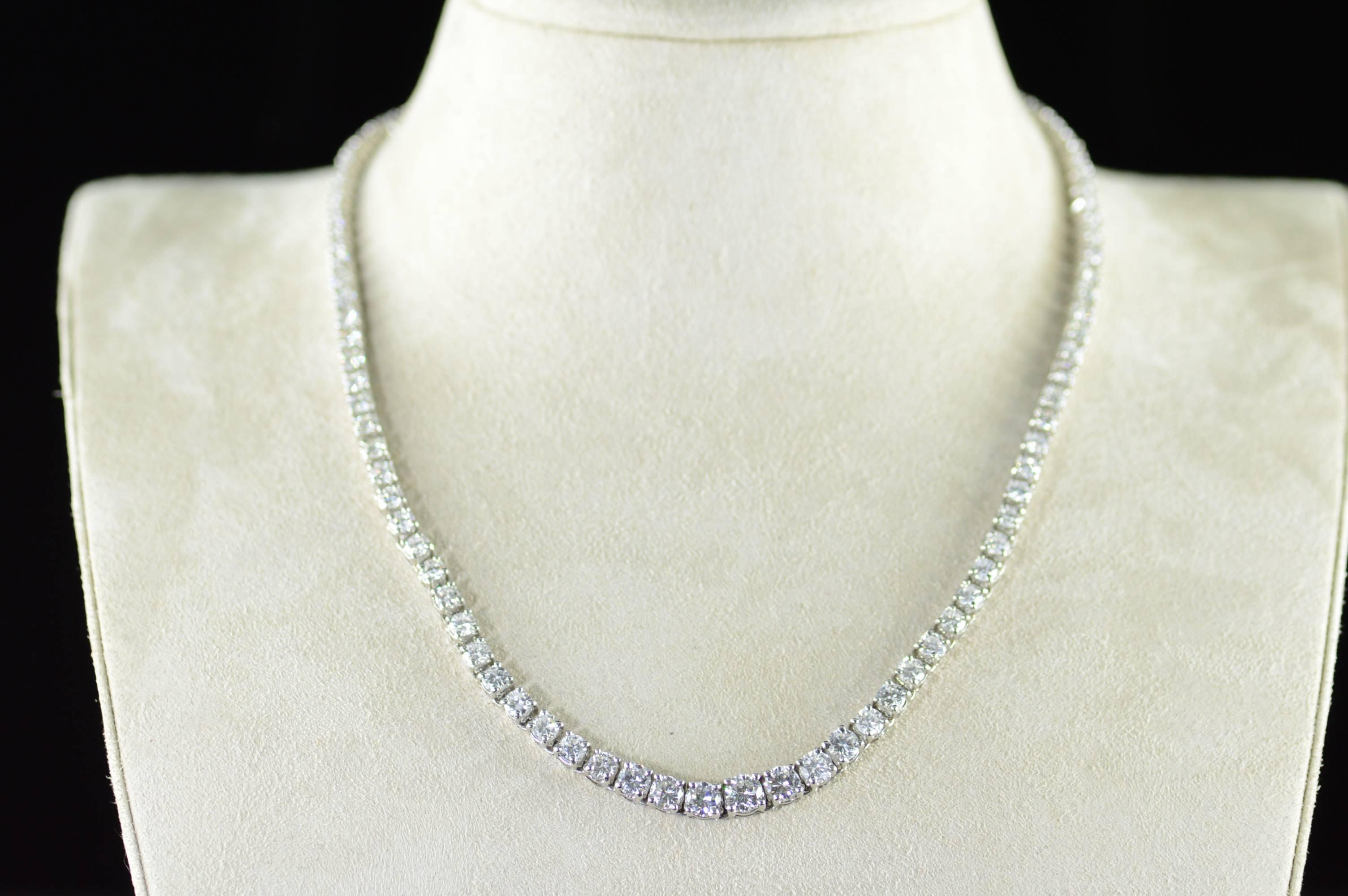15 Carats Diamonds Platinum Necklace  In Excellent Condition For Sale In Frederick, MD