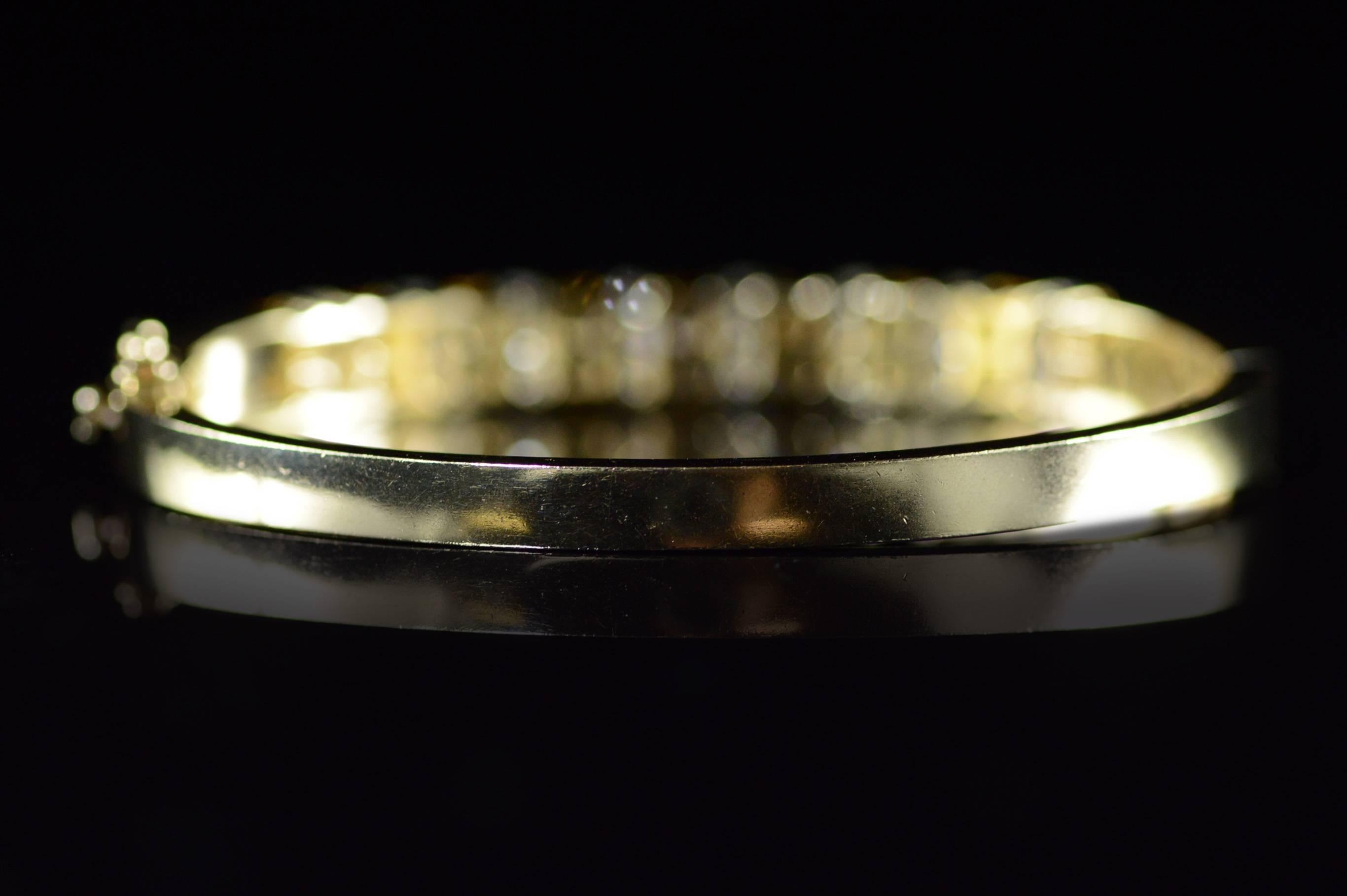 Women's 5.50 Carats Diamonds Yellow Sapphire Gold Bar Set Bangle Bracelet  For Sale