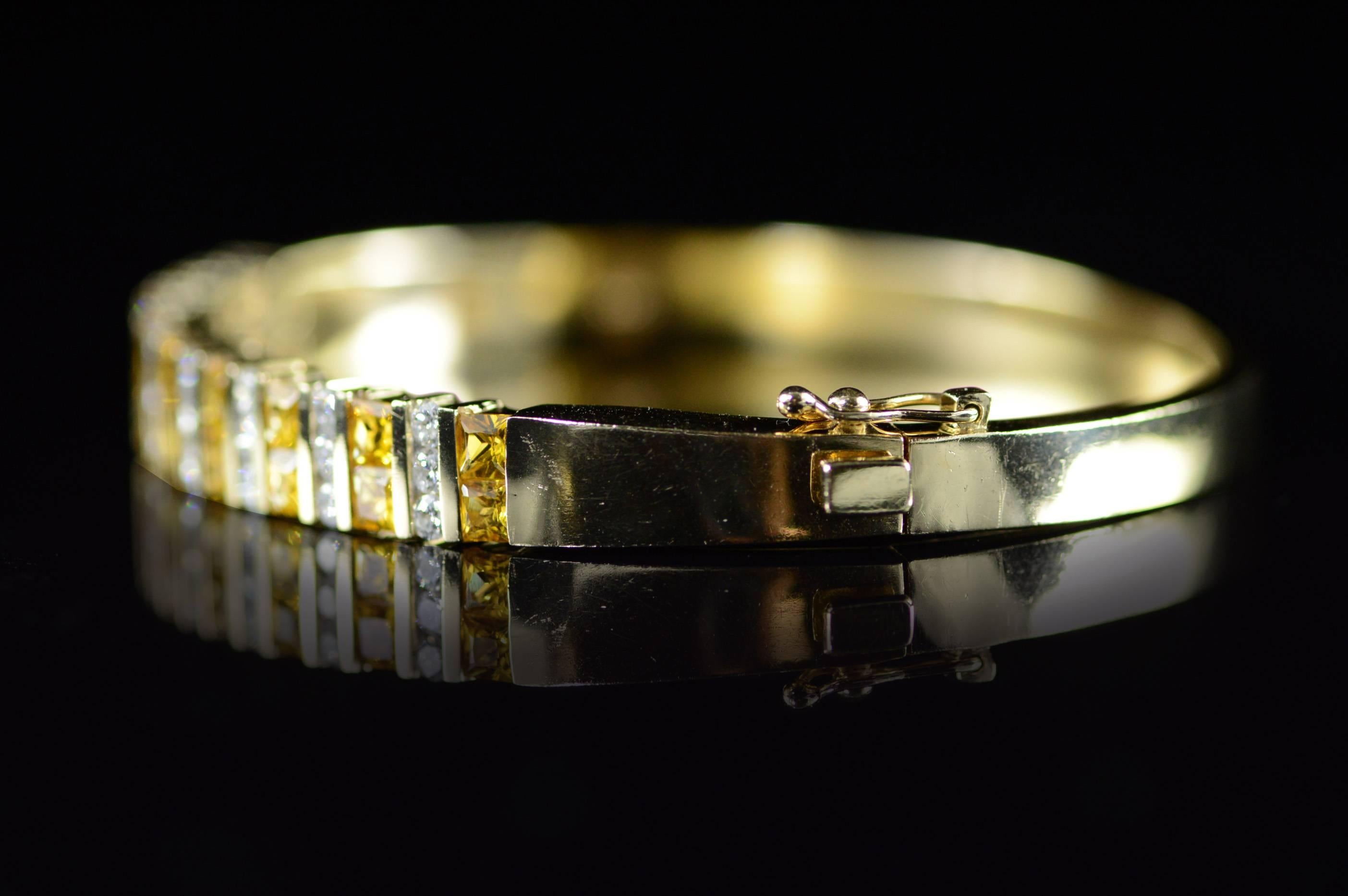 5.50 Carats Diamonds Yellow Sapphire Gold Bar Set Bangle Bracelet  For Sale 2