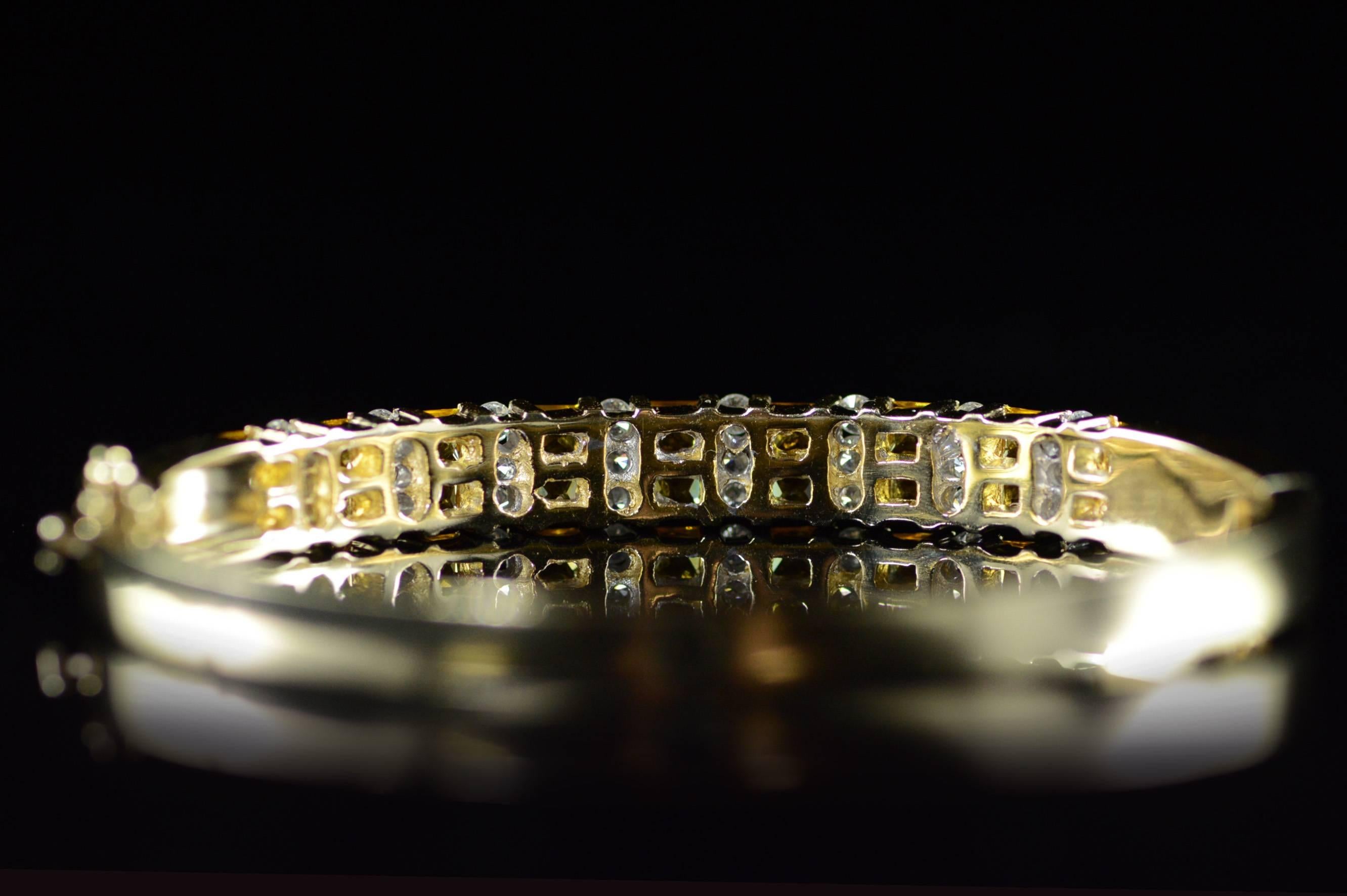 5.50 Carats Diamonds Yellow Sapphire Gold Bar Set Bangle Bracelet  For Sale 4